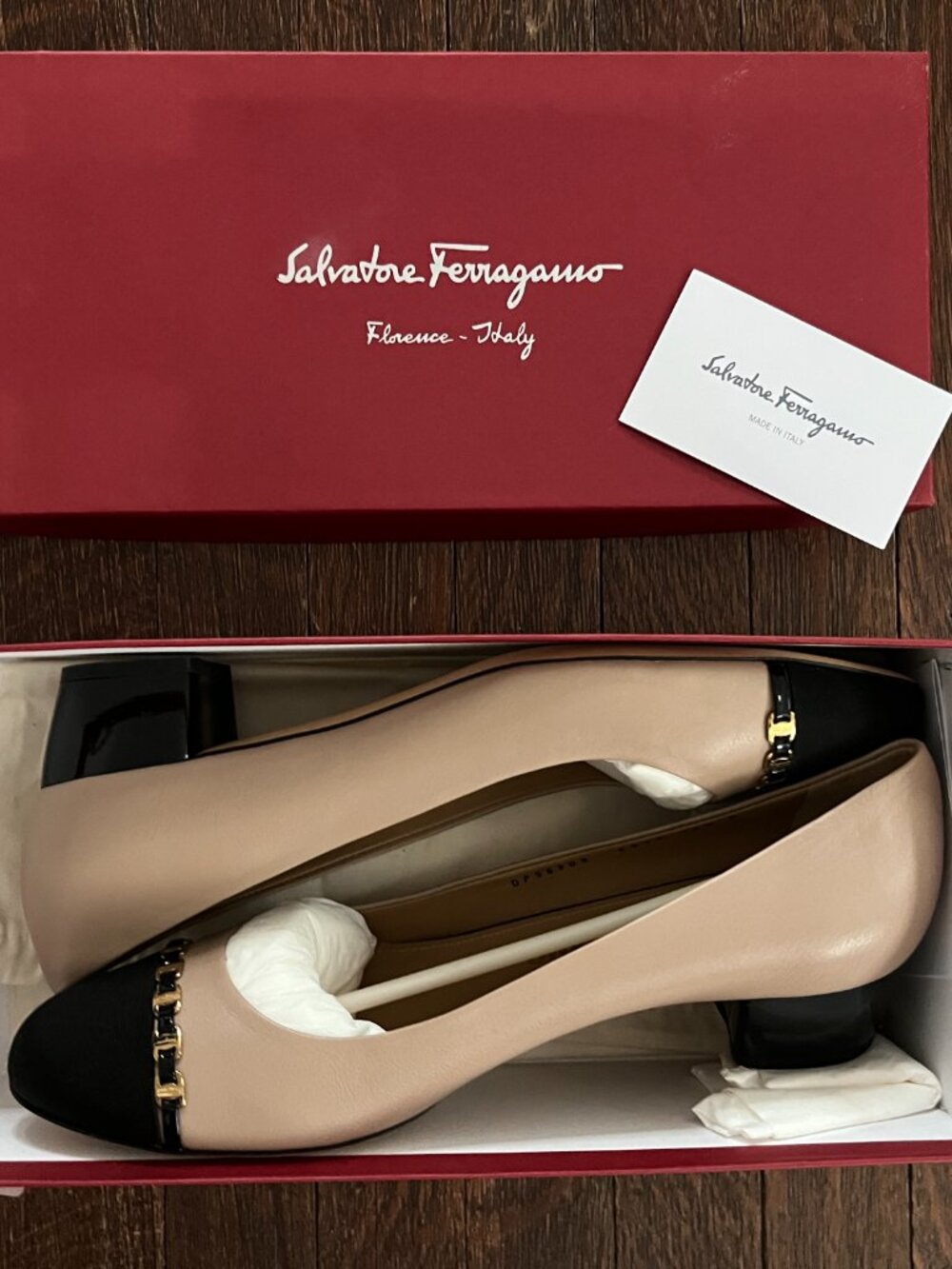Salvatore Ferragamo Women's Cream and Black Pump